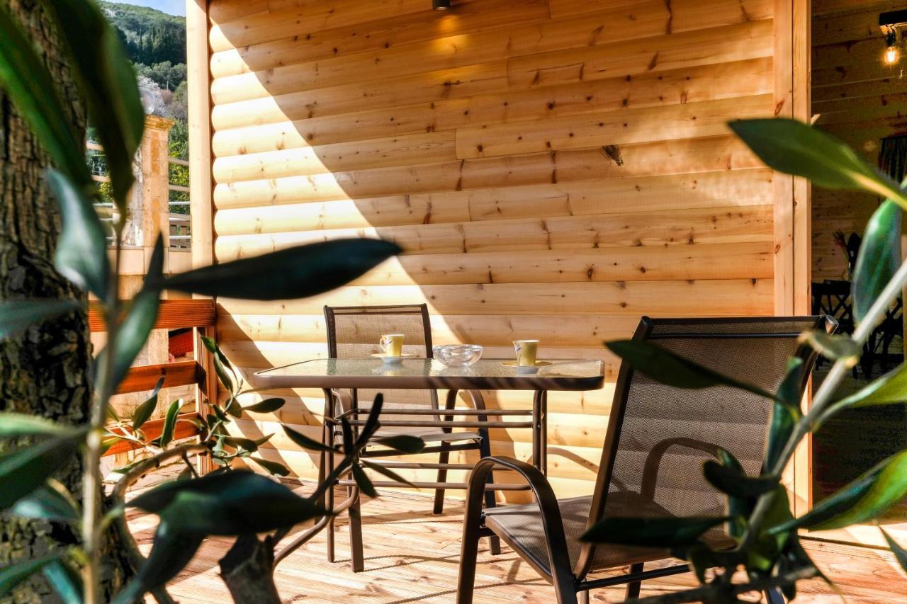 Kato Pavliana Romantic Tree House מראה חיצוני תמונה